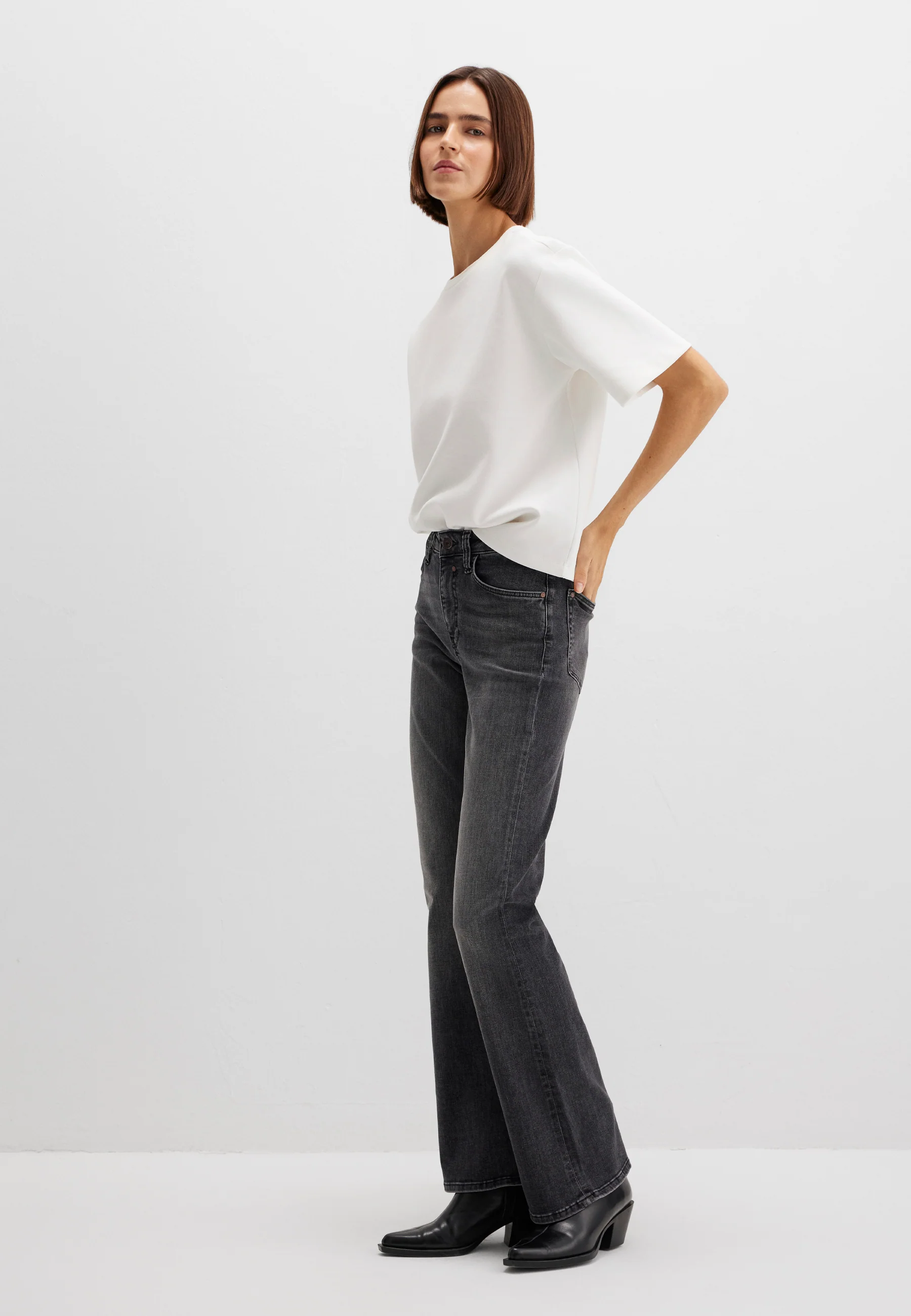SAMARA | High-Rise, Pedal Pusher Pant - Image 3