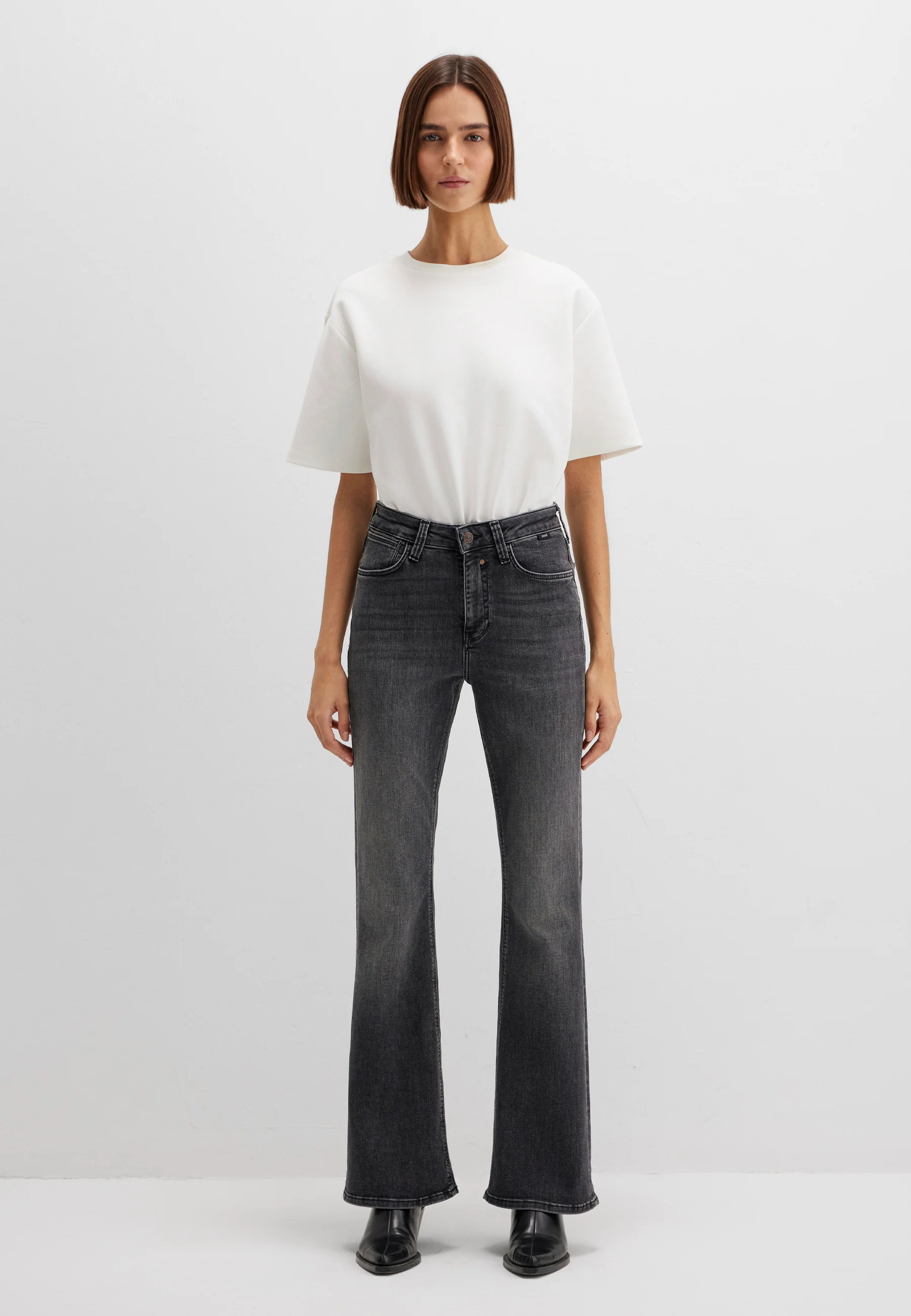 SAMARA | High-Rise, Pedal Pusher Pant - Image 4