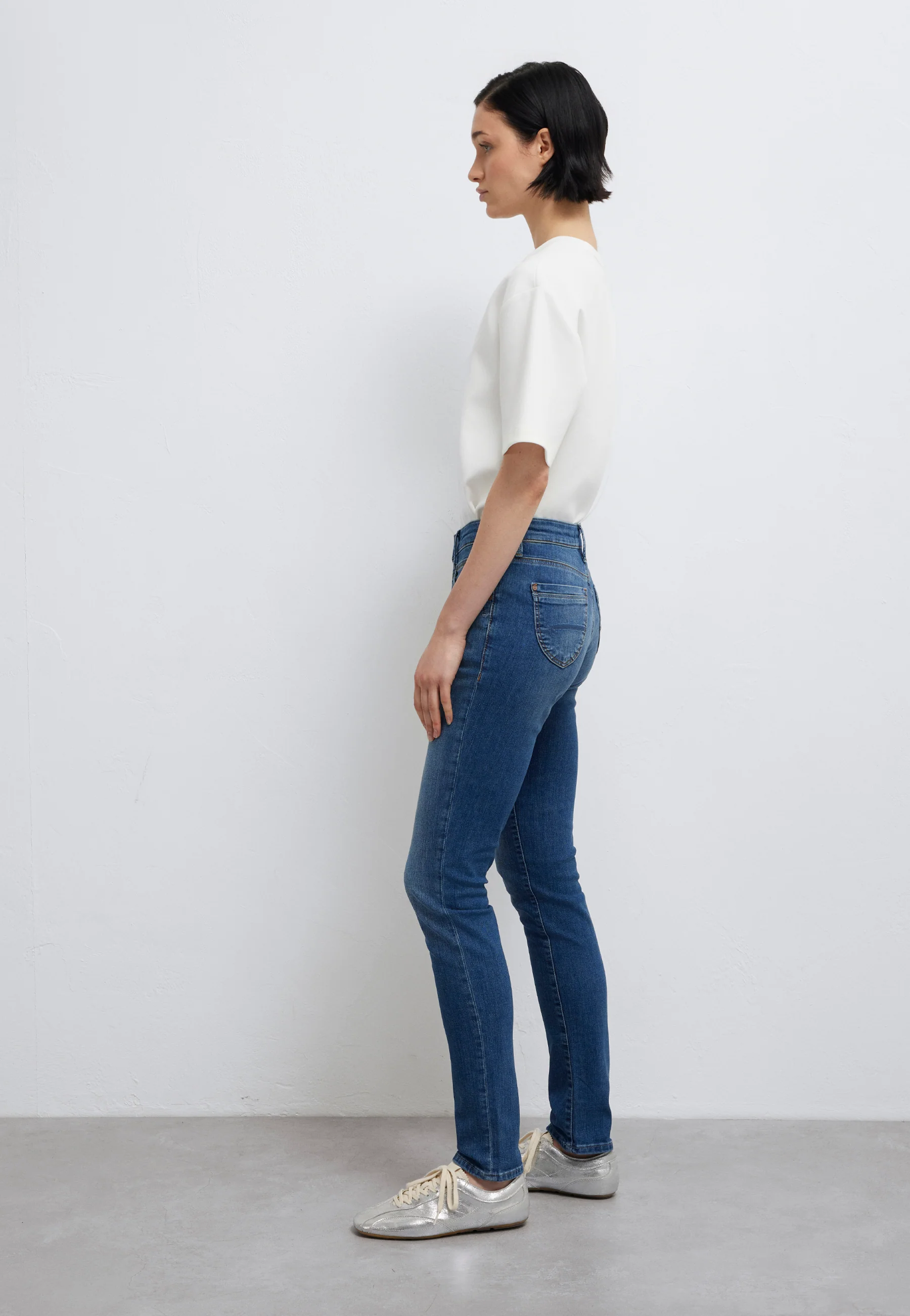 SOPHIE | Mid-Rise, Slim Skinny - Image 3