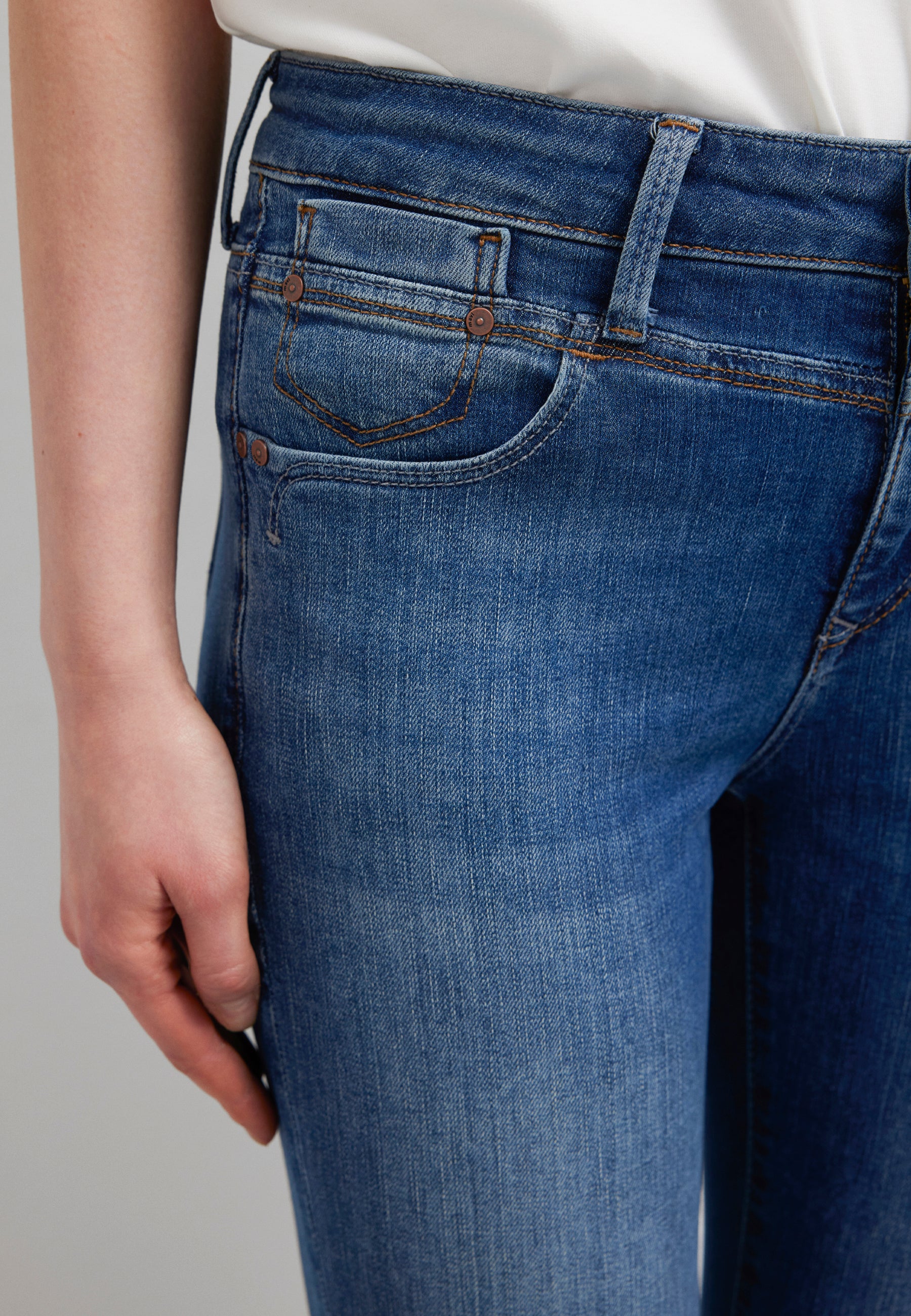 SOPHIE | Mid-Rise, Slim Skinny - Image 6