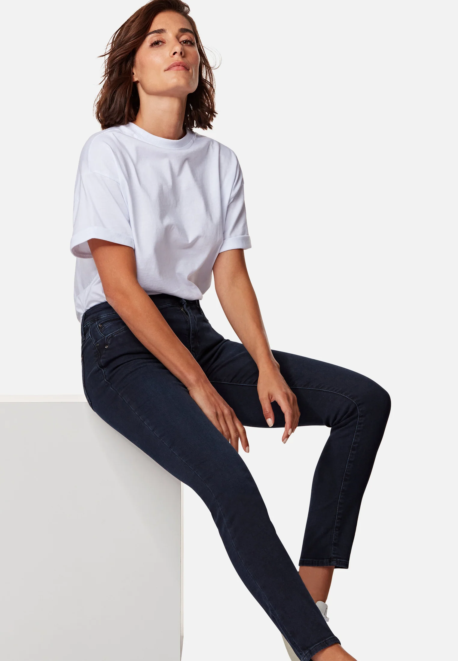 SOPHIE | Mid-Rise, Slim Skinny - Image 3