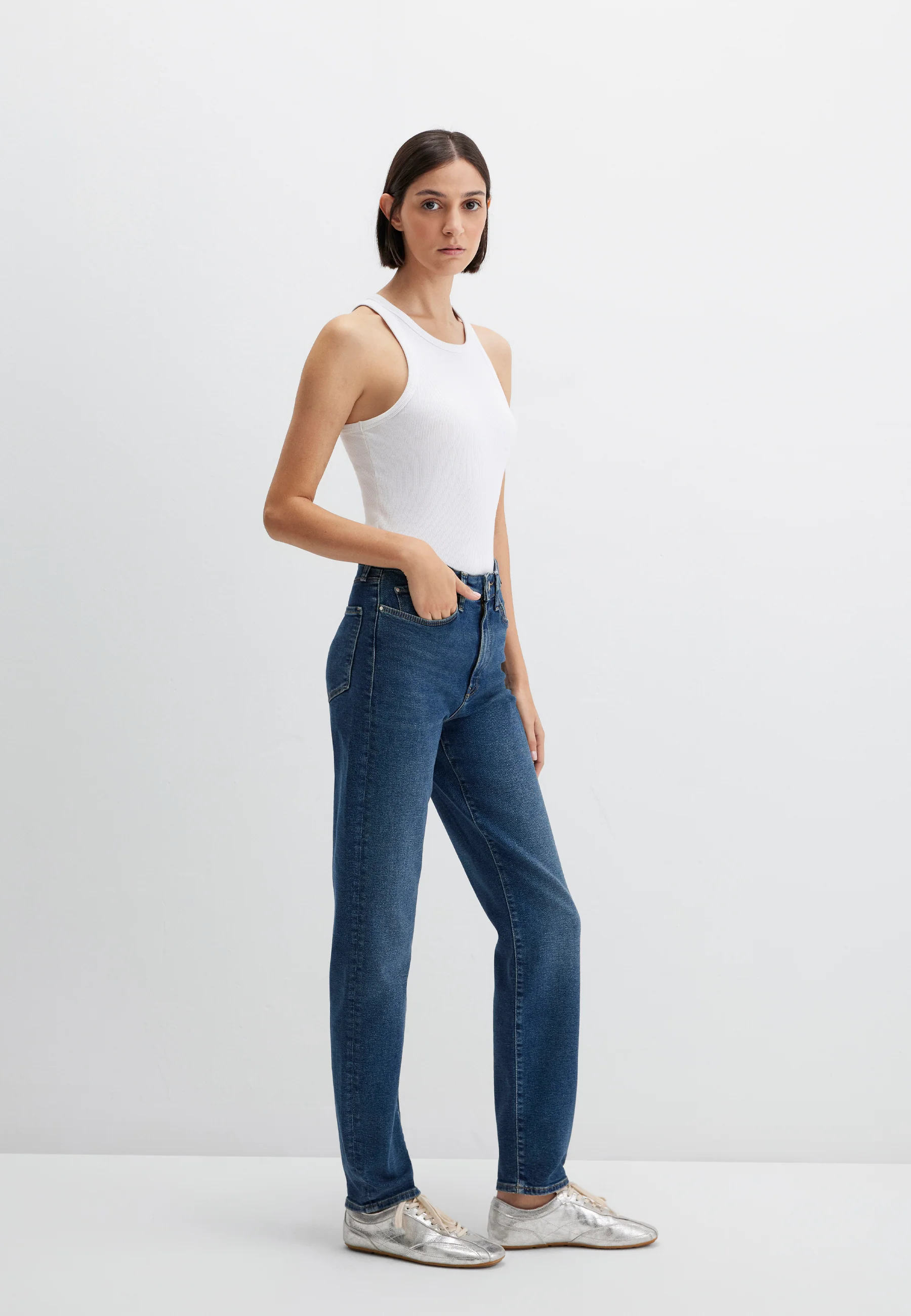 STAR | Iconic High-Rise, Mom Jeans - Image 3