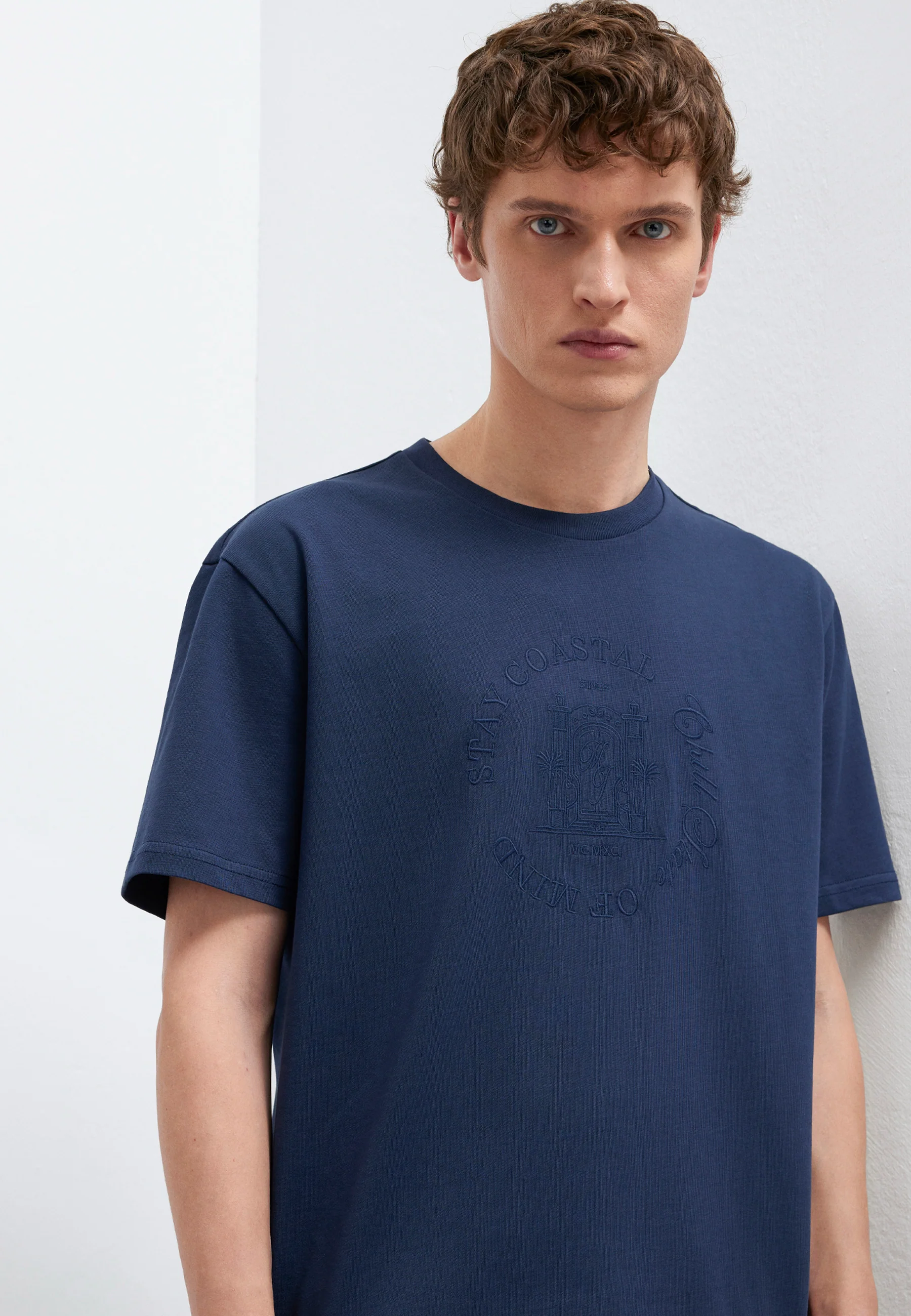 STAY COASTAL PRINTED T-SHIRT | T-Shirt mit Stickerei - Image 4