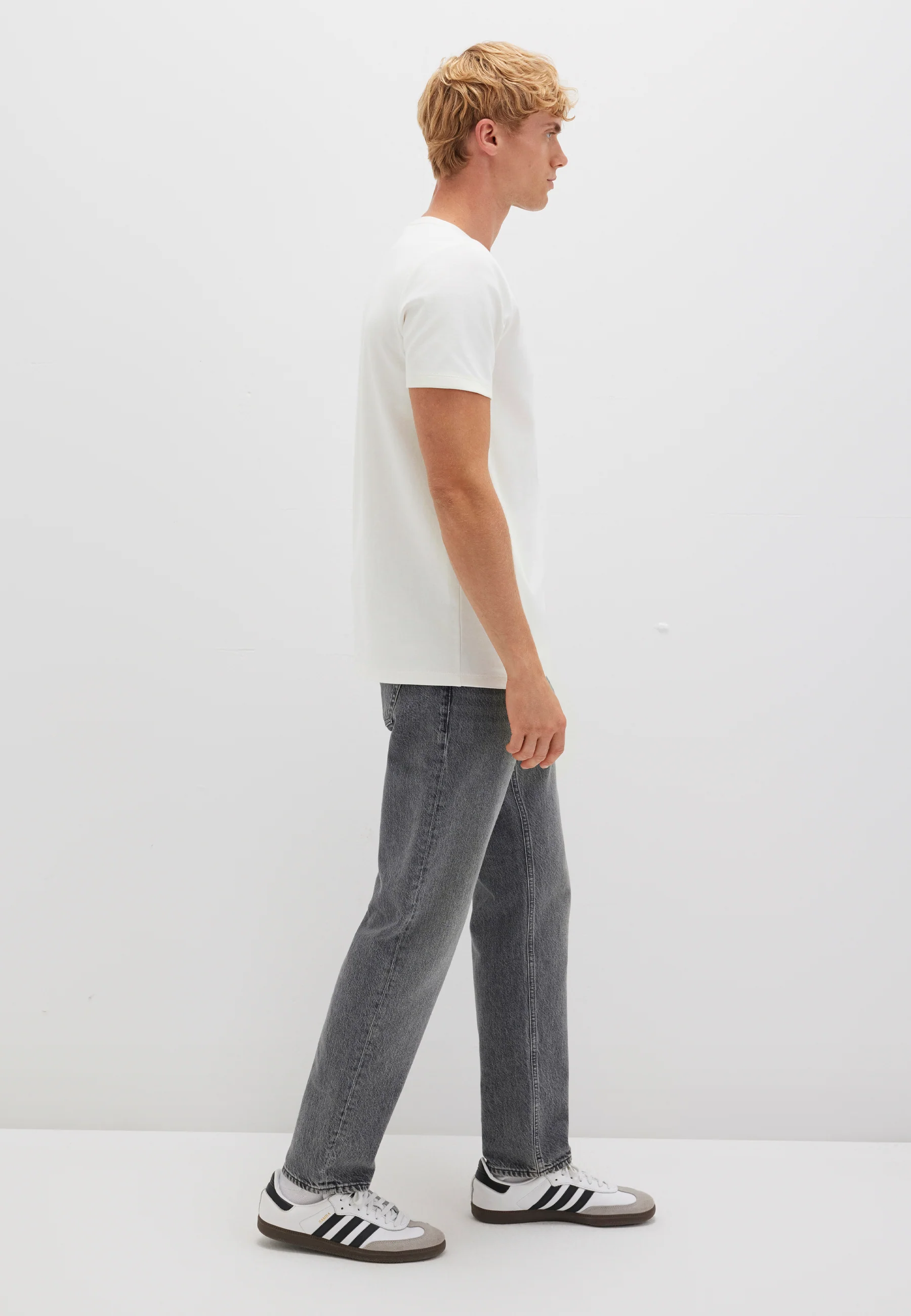 V NECK TEE | Premium V-Neck T-Shirt - Image 3