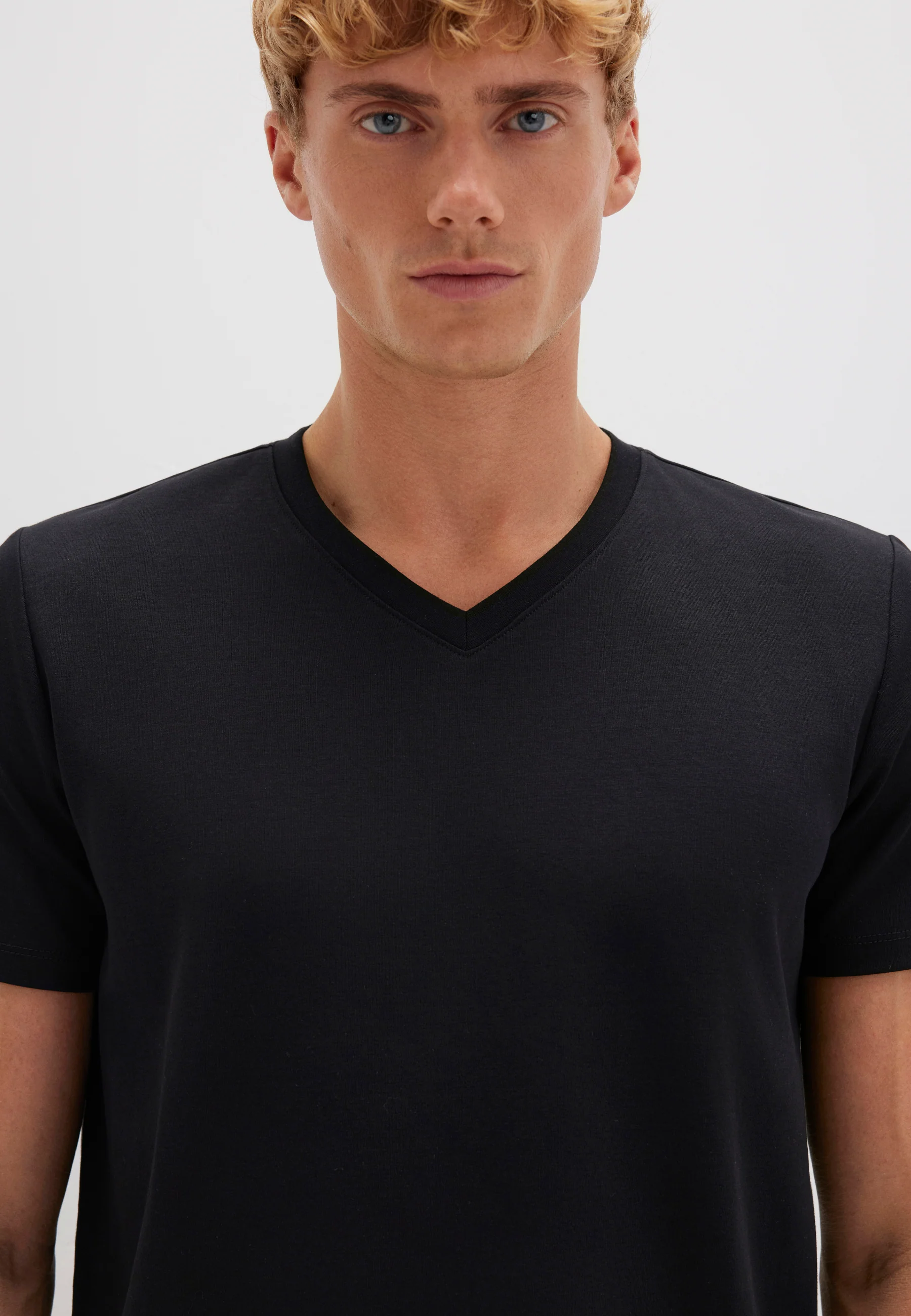 V NECK TEE | Premium V-Neck T-Shirt - Image 6